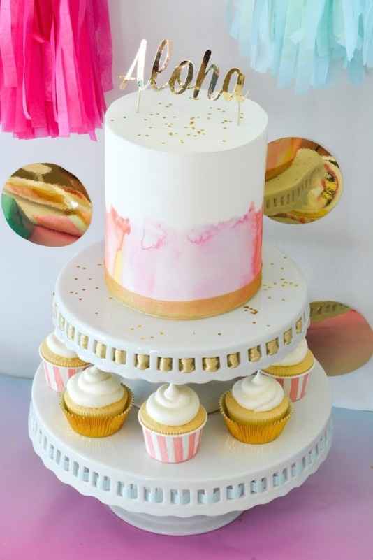 Cake topper