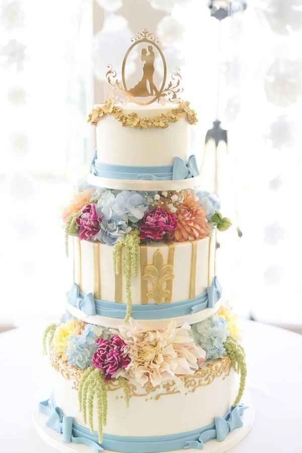 Pastel con flores