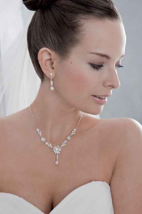 2. Collar