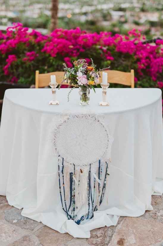 2. En la mesa de novios