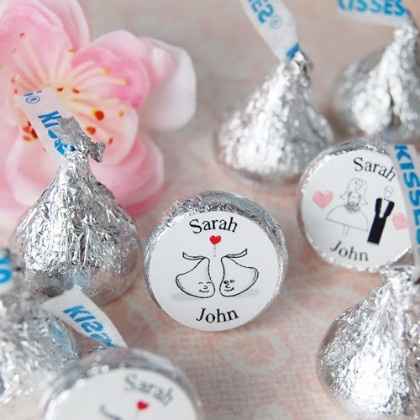 5 recuerdos para tu boda con chocolates kisses ¡vota por tu favorito!