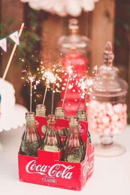 8 decoraciones con botellas de coca cola ¿cuál te gusta más?