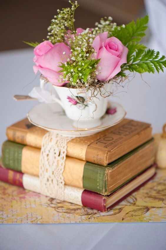 10 centros de mesa con libros ¿cuál es tu favorito?