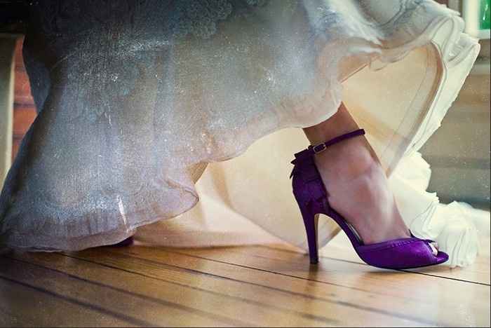 Zapatos morados para novia