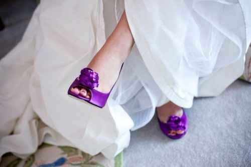 Zapatos morados para novia
