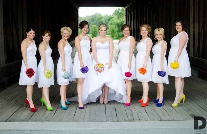 Damas de blanco con zapatos de colores ¿si o no?