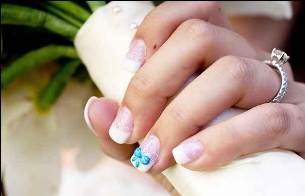 5 uñas azules para novia ¿cuál prefieres?