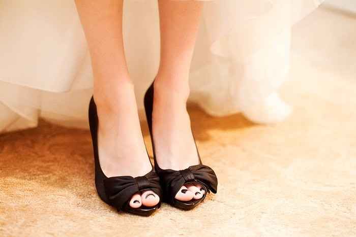 9 zapatos negros para novia ¿te atreverías?