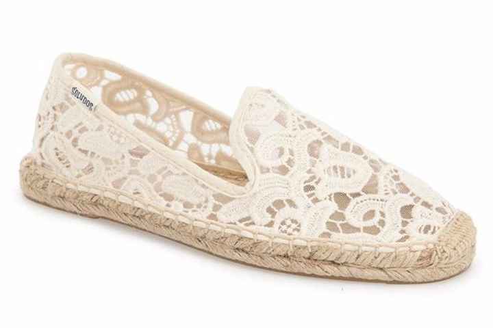 4 zapatos bajos para novias ¿cuál elijes?