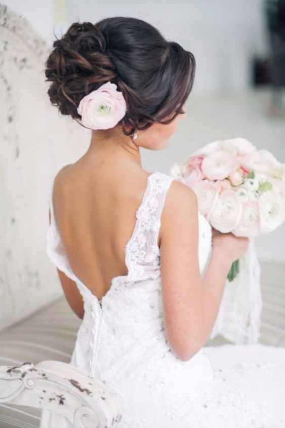 B. Peinado de novia ¿clásico o moderno?