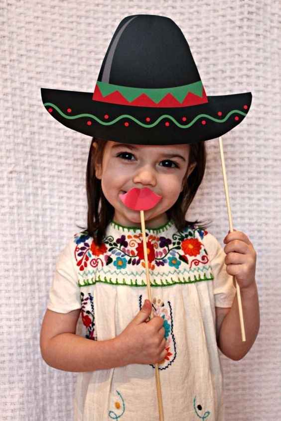 Props mexicanos para las fotos de boda ¿te gustaría?