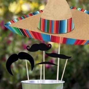 Props mexicanos para las fotos de boda ¿te gustaría?