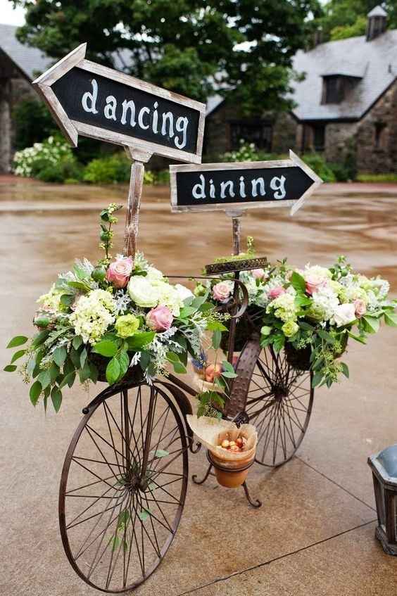 6 decoraciones con bicicletas para tu boda ¿cuál te gusta?