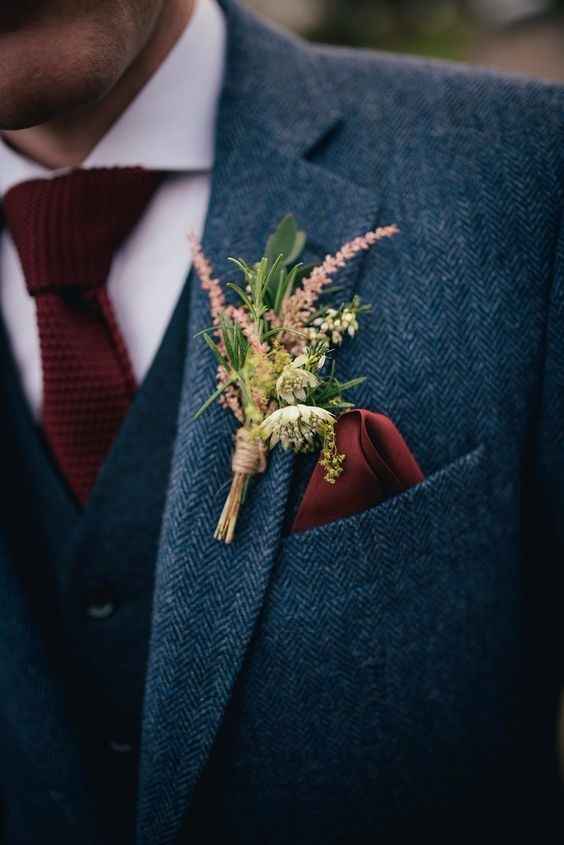 9 Boutonnieres para novios con traje azul