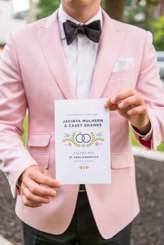 Novios con traje rosa ¿sí o no?