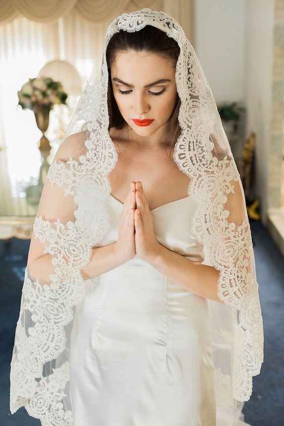 >> Mantilla