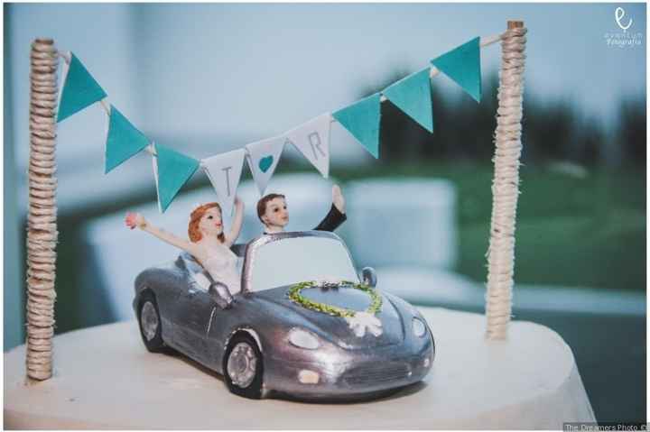 cake topper
