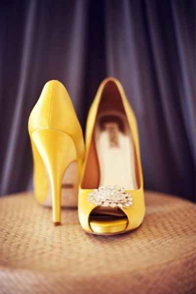 10 Zapatos Amarillo Pálido ¿te los pondrías?