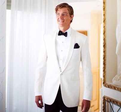 Traje blanco para el novio ¿que les parece?