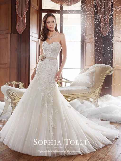 Sophia Tolli
