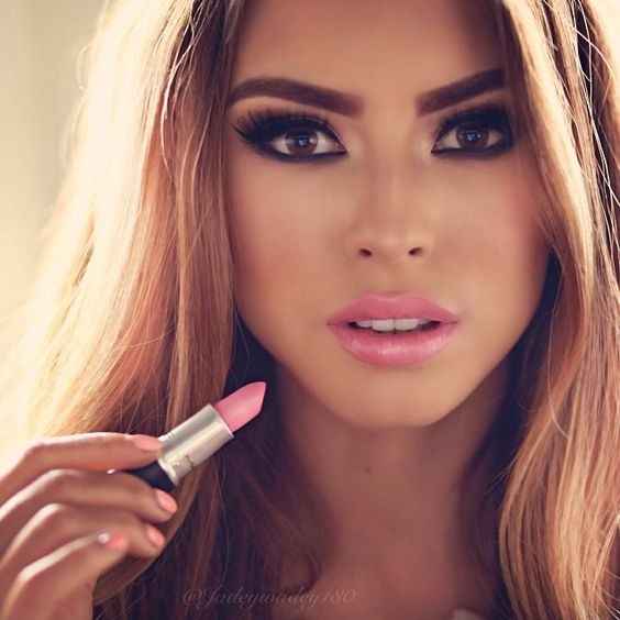 ¿Como lucirán tus labios el día B?