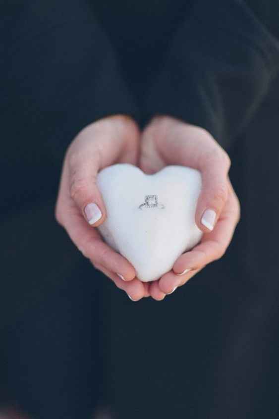 9 ideas para tomarle fotos a tu anillo ¡escoge tu favorita!