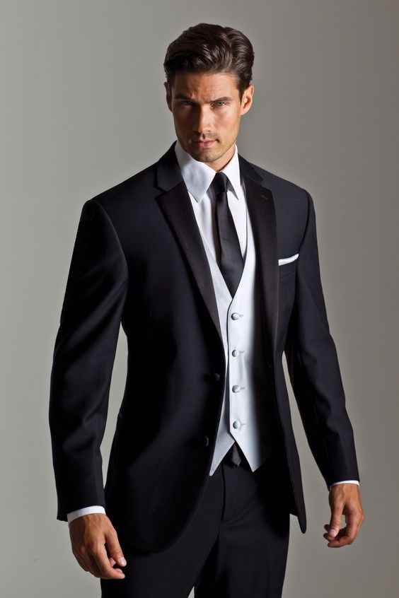 ¿Qué traje escogerías para tu FM?