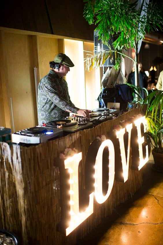 Dj ¿Tendrás DJ o grupo versátil en la boda?