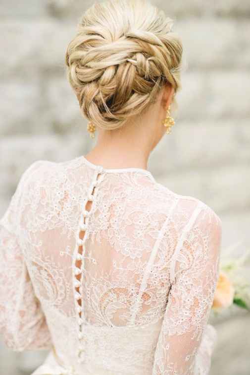 La espalda de mi vestido la prefiero...