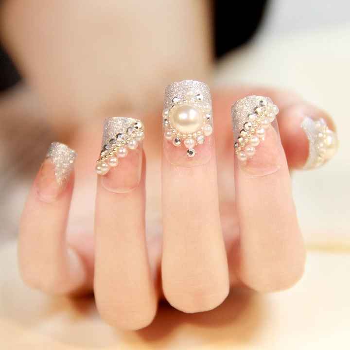 Esas uñas... ¡no me las pongo!