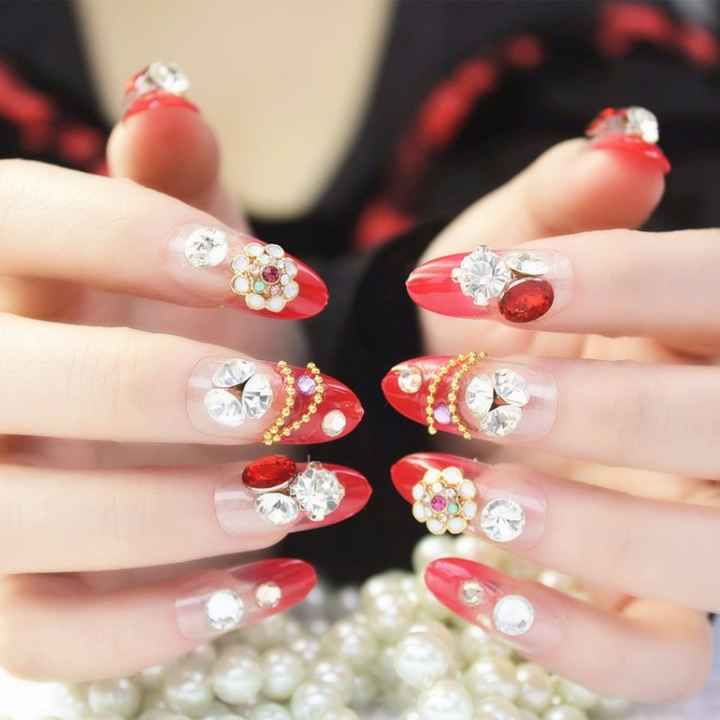 Esas uñas... ¡no me las pongo!