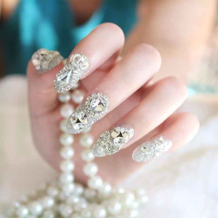 Esas uñas... ¡no me las pongo!