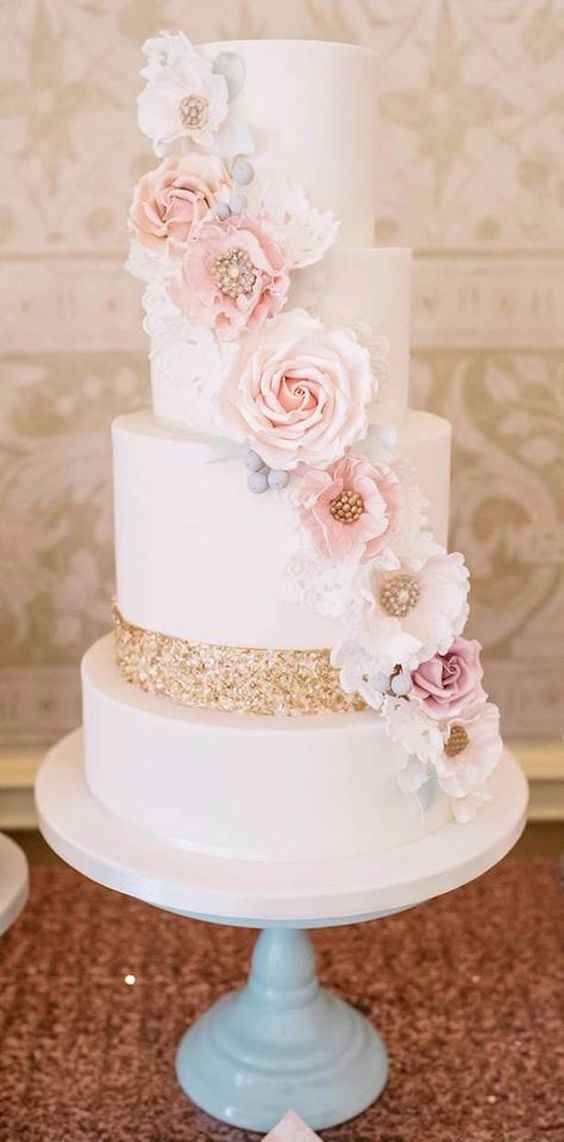 Pastel con flores cruzadas