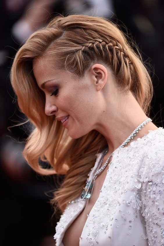 Peinado suelto a un lado con trenza ¿sí o no?