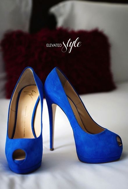 Zapatos "algo azul"