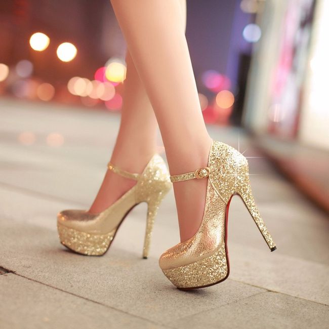 5 pares de zapatos dorados ¡vota por tu favorito!