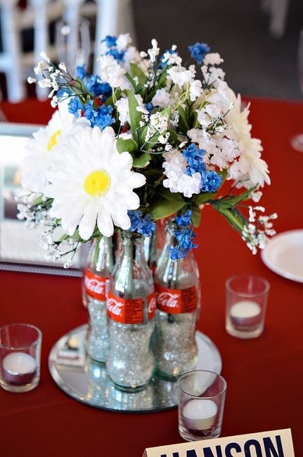 8 decoraciones con botellas de coca cola ¿cuál te gusta más?