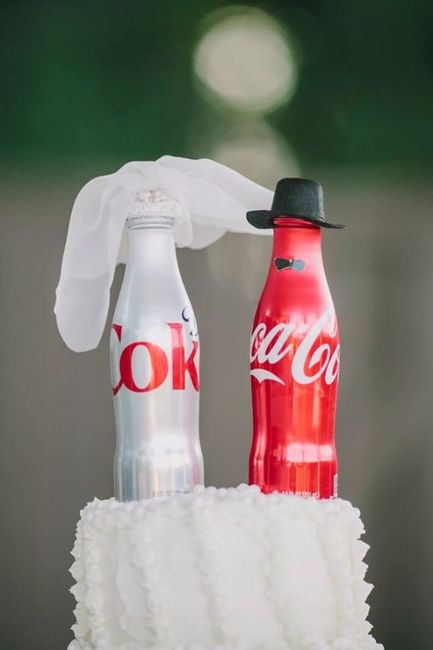 8 decoraciones con botellas de coca cola ¿cuál te gusta más?