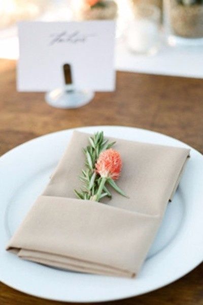 8 ideas para presentar las servilletas en tu banquete