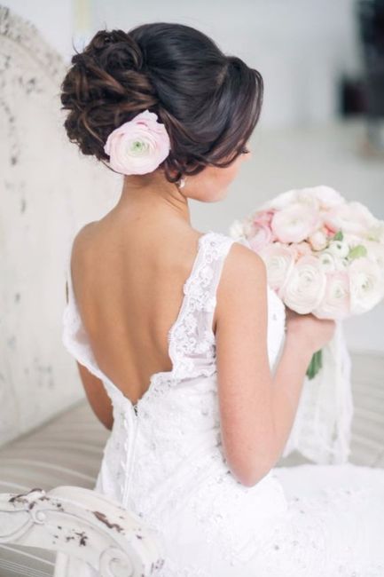 B. Peinado de novia ¿clásico o moderno?