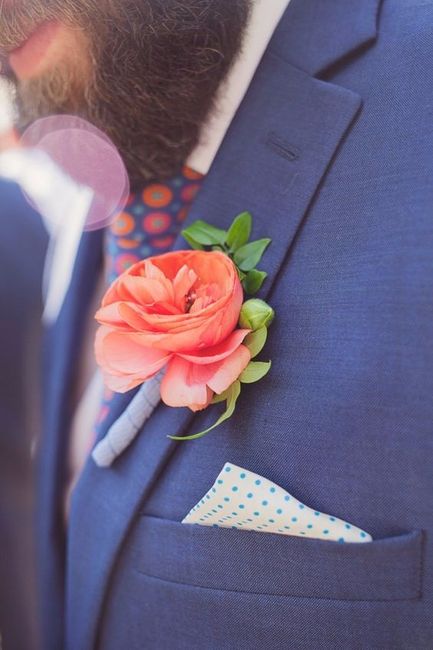 9 Boutonnieres para novios con traje azul