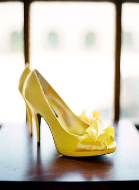 10 Zapatos Amarillo Pálido ¿te los pondrías?