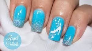 Uñas algo azul ¡vota por tu favorita!