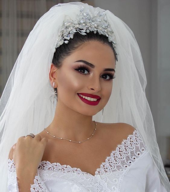 Novias de labial rojo
