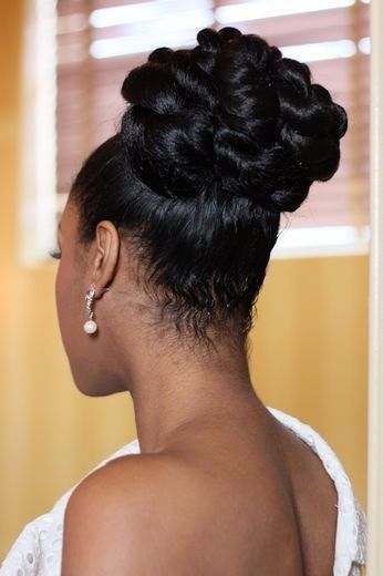 Peinados para las novias de pelo largo 4
