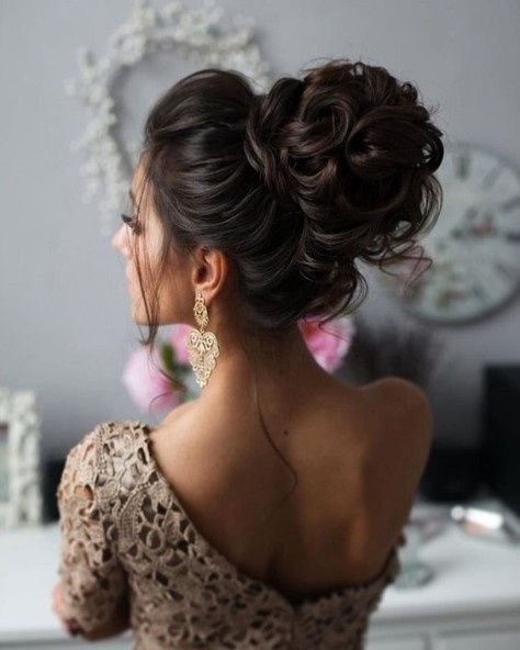 Peinados para las novias de pelo largo 8