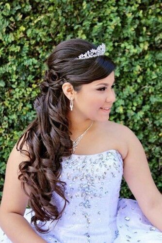 Peinados para las novias de pelo largo 9