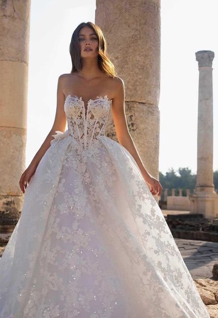 4 vestidos de novia con flores 3