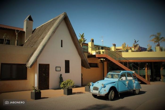 ¿Qué os parece este coche para llegar a la boda? 4
