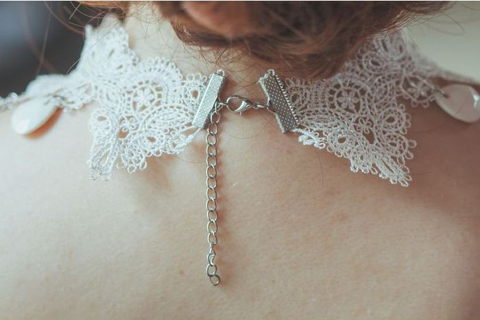 ¡VOTA! Especial encaje: collar de novia 2
